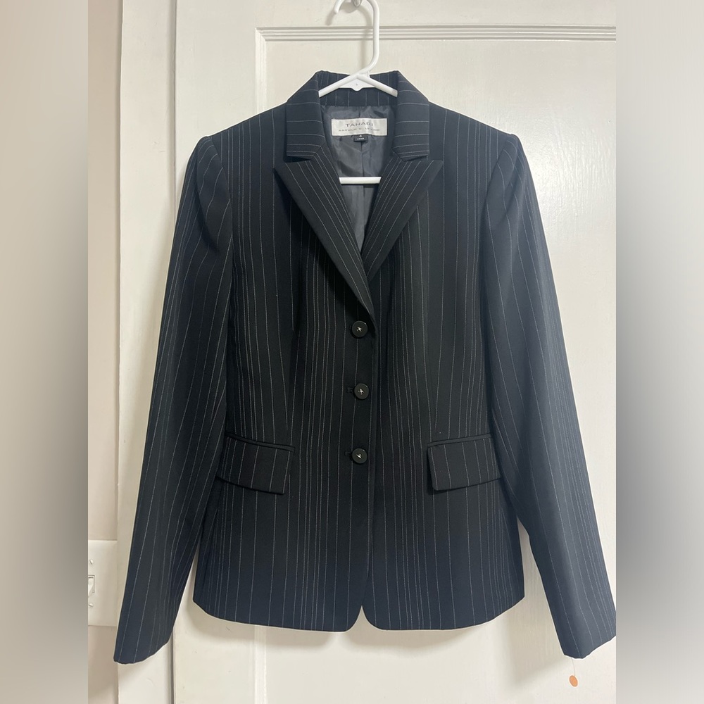 Tahari blazer